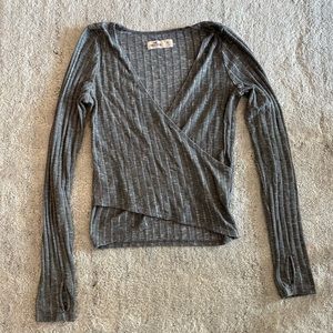 Hollister Women’s Gray Striped Criss Cross Long Sleeve Size small